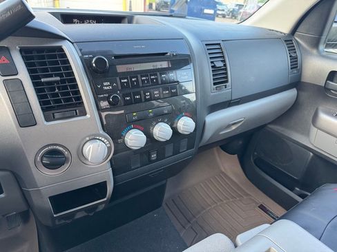 Used 2013 Toyota Tundra 4x4 Double Cab w/ Tow Pkg image 9