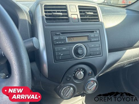 Used 2012 Nissan Versa SV FWD image 8