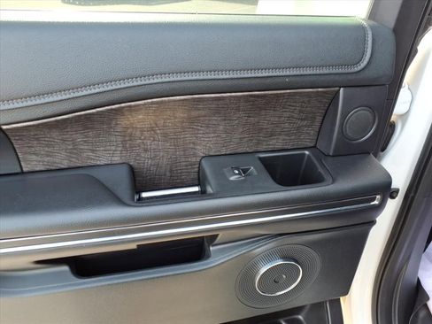 Certified 2019 Ford Expedition Limited w/ Equipment Group 302A image 9