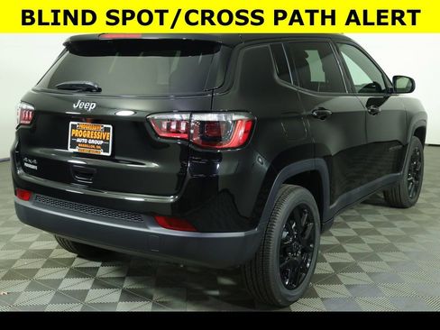 New 2026 Jeep Compass Latitude image 9