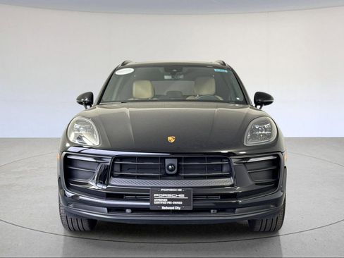 Certified 2025 Porsche Macan image 11