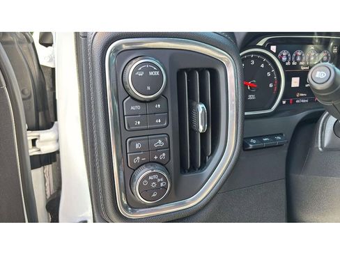Used 2020 Chevrolet Silverado 1500 High Country w/ Technology Package AWD/4WD image 20