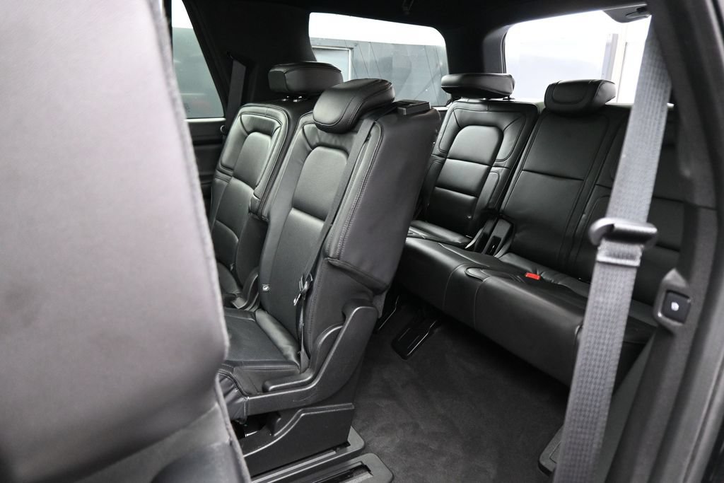 Used 2018 Lincoln Navigator Select w/ Technology Package AWD/4WD image 32