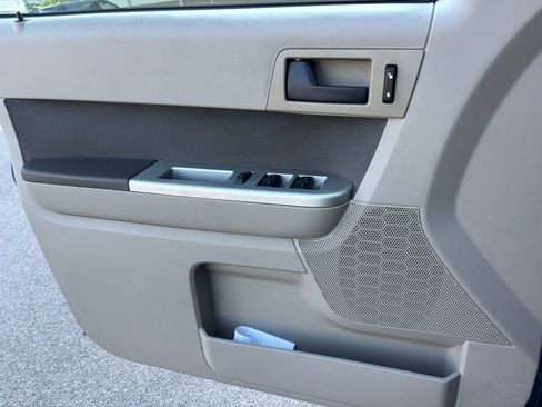 Used 2009 Ford Escape XLT image 12