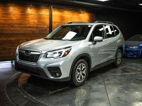 Used 2021 Subaru Forester Premium image 2