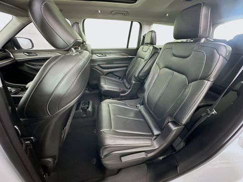 Used 2023 Jeep Grand Cherokee L Limited w/ Black Appearance Package image 29