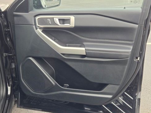 Certified 2023 Ford Explorer XLT w/ Equipment Group 202A image 5