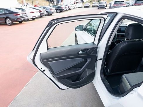 New 2026 Volkswagen Jetta SE image 11