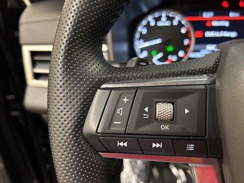 Used 2024 Mitsubishi Outlander SE image 23