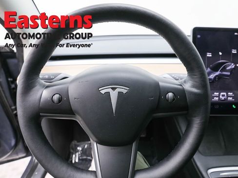 Used 2023 Tesla Model 3 Standard Range image 10