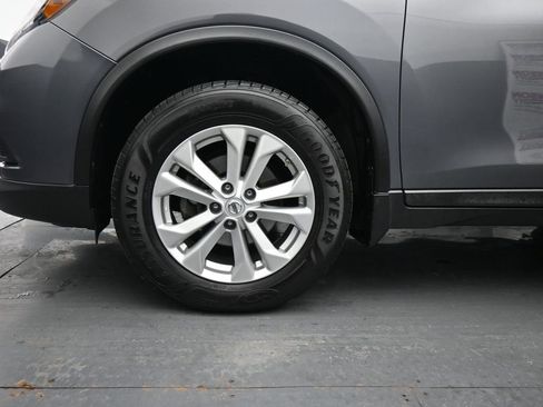 Used 2015 Nissan Rogue SV w/ SV Premium Package image 12