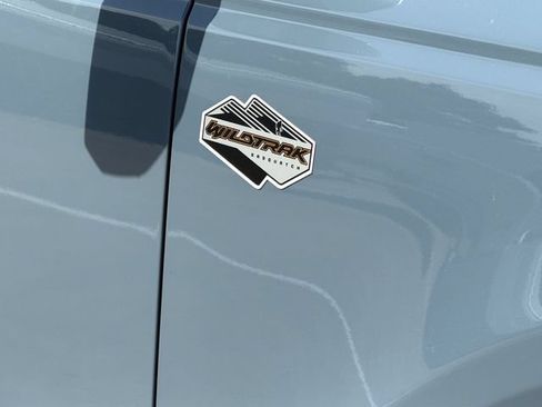Used 2022 Ford Bronco Wildtrak AWD/4WD image 7