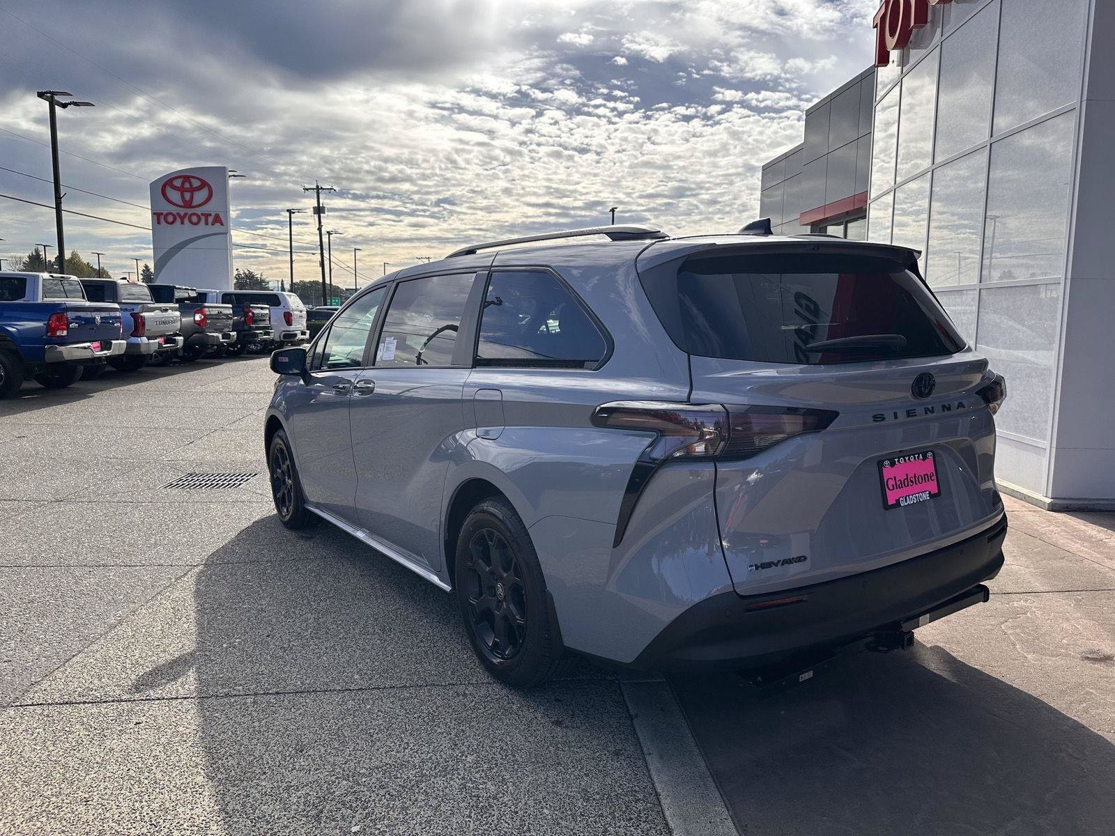 New 2026 Toyota Sienna XLE Woodland Edition AWD/4WD image 3