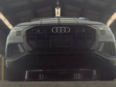 Used 2019 Audi Q8 Prestige image 4