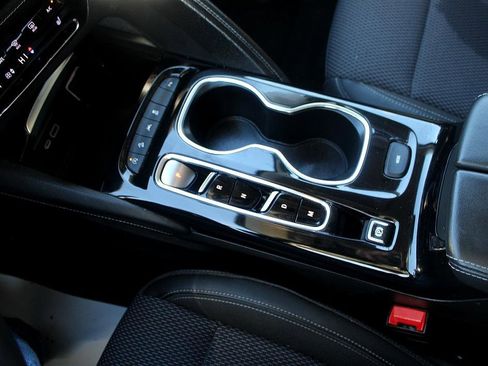 Used 2023 Buick Envision Preferred w/ Premium Seat Package image 32