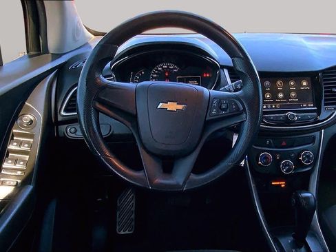 Used 2018 Chevrolet Trax LS FWD image 6