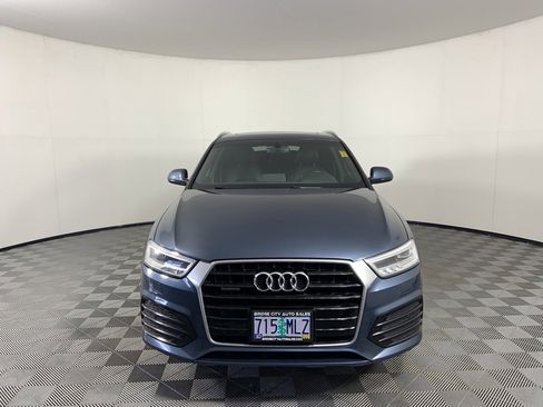 Used 2017 Audi Q3 2.0T Prestige w/ Prestige Package image 4