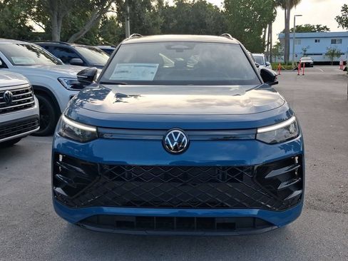 New 2026 Volkswagen Tiguan SE R-Line FWD image 2