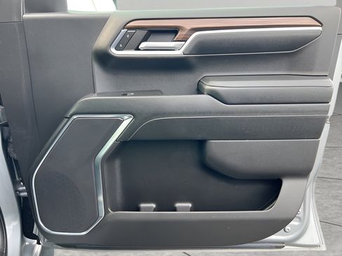 Used 2024 Chevrolet Silverado 1500 LT image 33