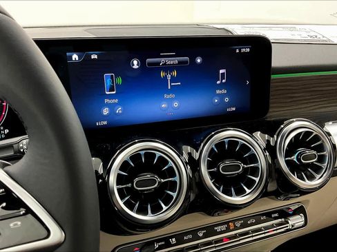 New 2026 Mercedes-Benz GLB 250 GLB 250 image 6