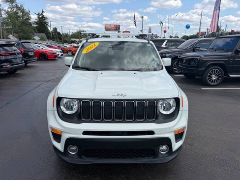 Used 2021 Jeep Renegade Latitude FWD image 2