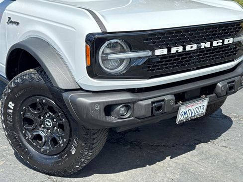 Certified 2023 Ford Bronco Wildtrak AWD/4WD image 3