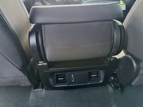 Used 2025 Chevrolet Silverado 1500 Custom image 19