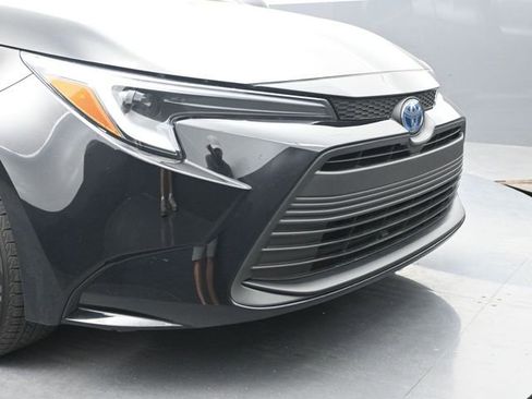 Used 2024 Toyota Corolla LE image 30