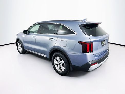 Used 2025 Kia Sorento LX image 5