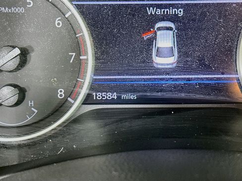 Used 2023 Nissan Sentra SV FWD image 18