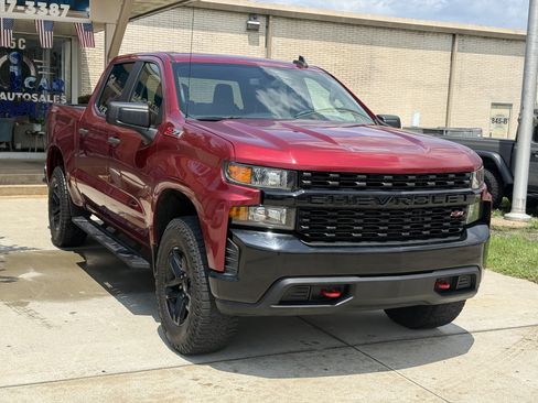 Used 2020 Chevrolet Silverado 1500 Custom Trail Boss w/ Custom Convenience Package AWD/4WD image 3