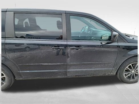 Used 2016 Dodge Grand Caravan SE image 29