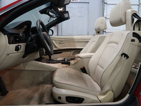 Used 2013 BMW 335i Convertible RWD image 27
