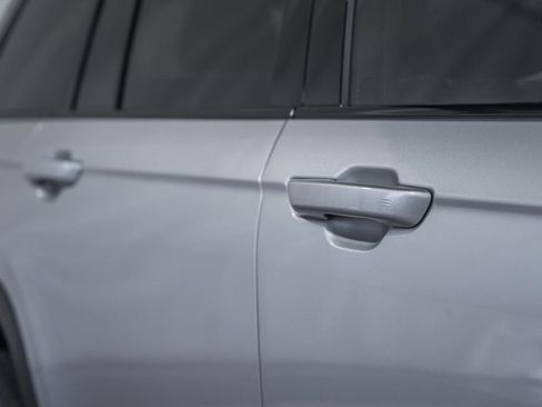 New 2025 Jeep Grand Cherokee Limited image 16