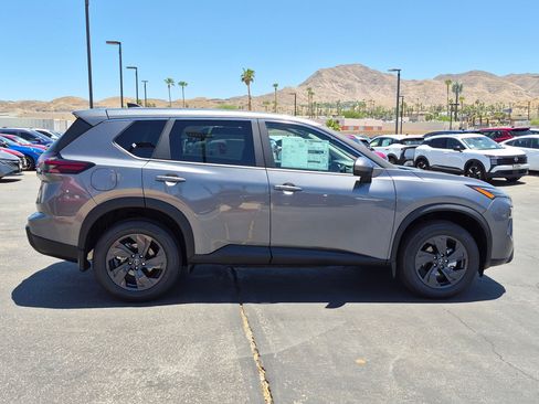 New 2026 Nissan Rogue SV FWD image 5