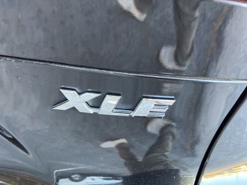 Used 2023 Toyota Venza XLE image 48