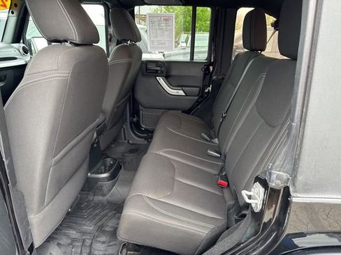 Used 2017 Jeep Wrangler Unlimited Sahara w/ Max Tow Package image 17