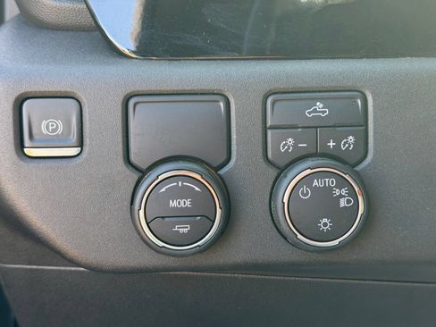 Used 2023 Chevrolet Silverado 1500 LT w/ Protection Package RWD image 31
