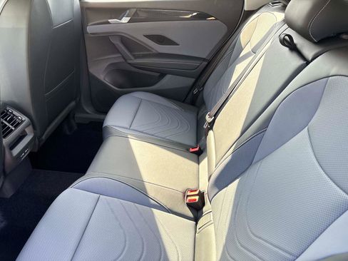 New 2025 Volkswagen Tiguan SE image 14