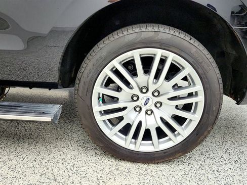 Used 2024 Ford Expedition Platinum AWD/4WD image 9