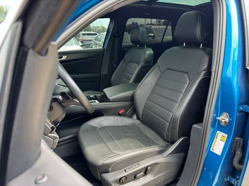 Used 2024 Volkswagen Atlas Cross Sport SEL R-Line AWD/4WD image 5