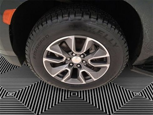 Used 2021 Chevrolet Suburban LT image 9