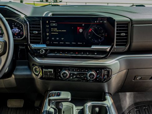 Used 2026 GMC Sierra 1500 SLT w/ SLT Premium Plus Package image 24