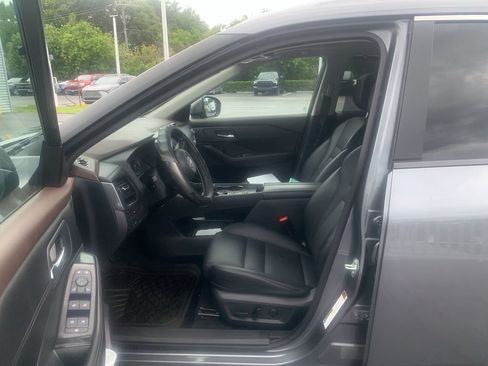 Certified 2023 Nissan Rogue SV w/ SV Premium B Package FWD image 6