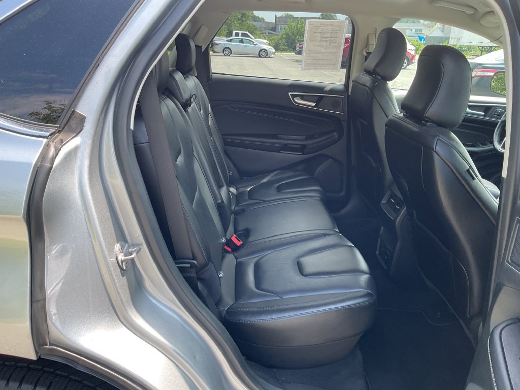 Used 2022 Ford Edge Titanium AWD/4WD image 22