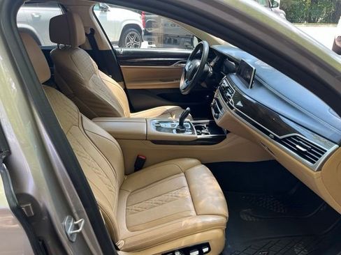 Used 2021 BMW 740i xDrive w/ Premium Package AWD/4WD image 11