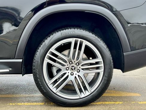 Certified 2026 Mercedes-Benz GLS 450 4MATIC image 9