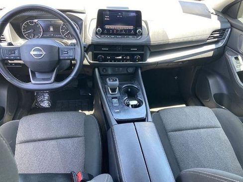 Used 2025 Nissan Rogue SV FWD image 15