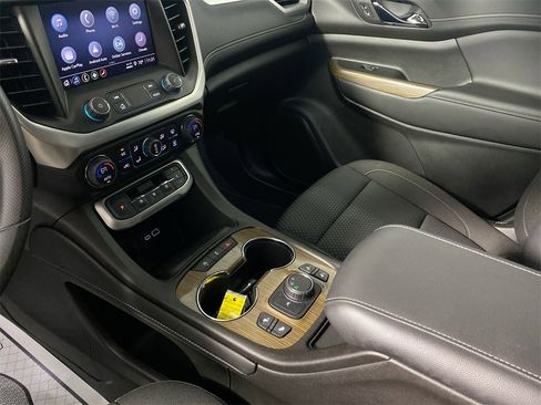 Used 2023 GMC Acadia SLE w/ Driver Convenience Package image 20