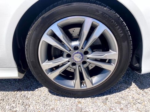 Used 2014 Mercedes-Benz E 350 4MATIC Wagon image 22